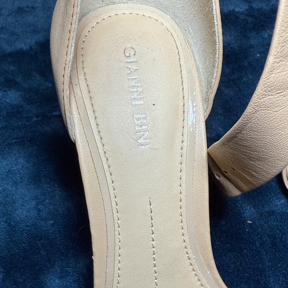 Gianni Bini Nude 4" Heels Size 8.5 Vegan Leather Strap Shoes Pumps Stilettos - Picture 7 of 10